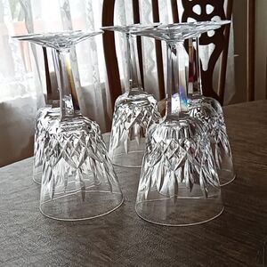 Elegant Crystal Wine Glasses Set of 4